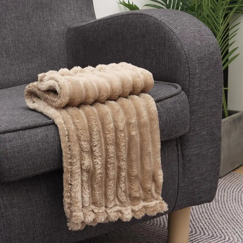 Double Sided Warm Blankets Skin Friendly Breathable Ultra Soft Plush Striped Blankets